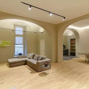 Crociferi Luxury Aeroporto di Catania Fontana Rossa